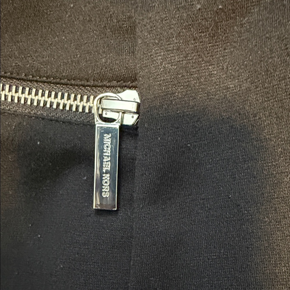Michael Kors Elegant Black Zippered Women's Skirt - Picture 3 of 5